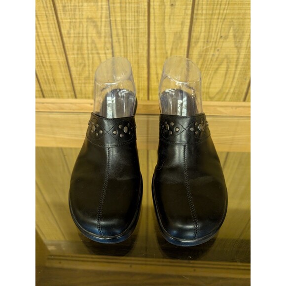 Clarks Clogs Mules Shoes Women's Size 10 M Black Leather Slip On Studded - Picture 2 of 8